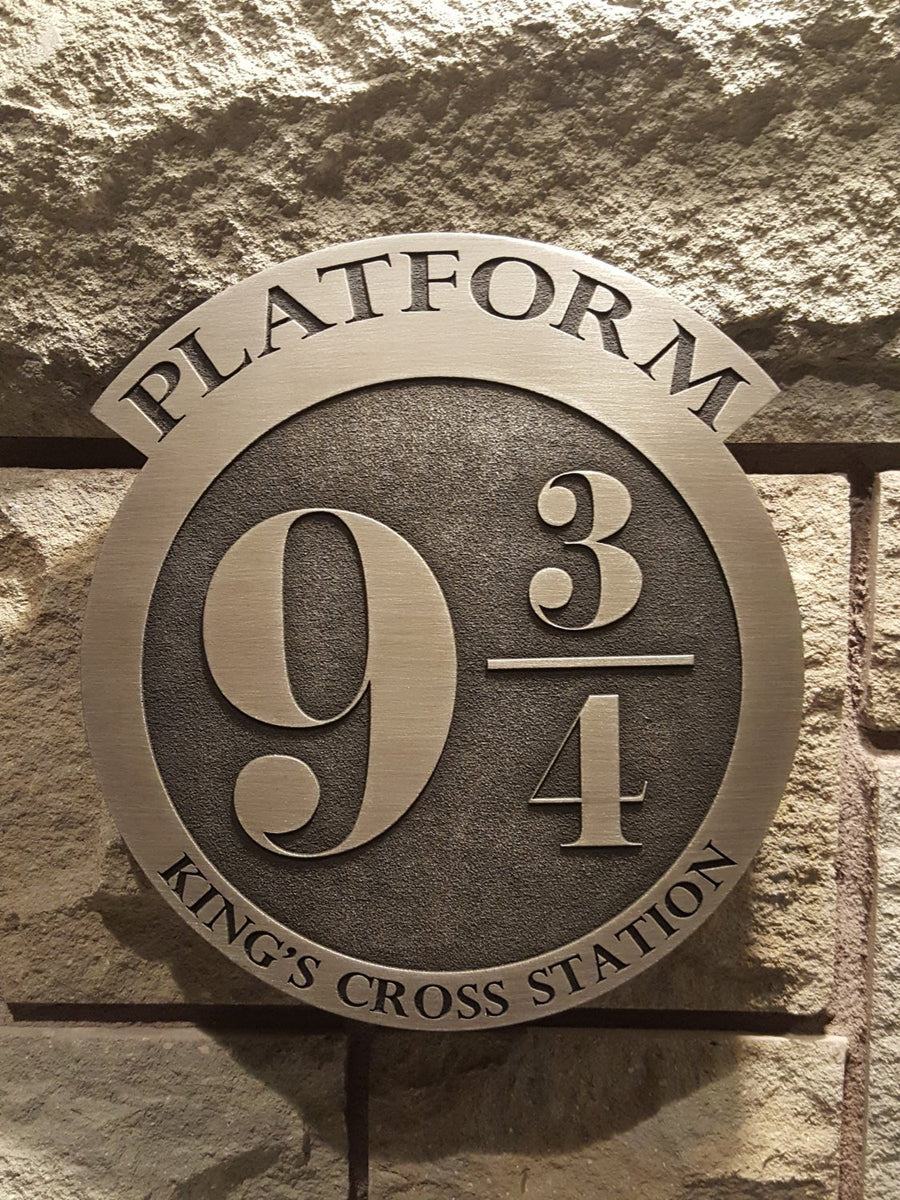 Harry Potter 9 3/4 platform – CooperCustomCreation